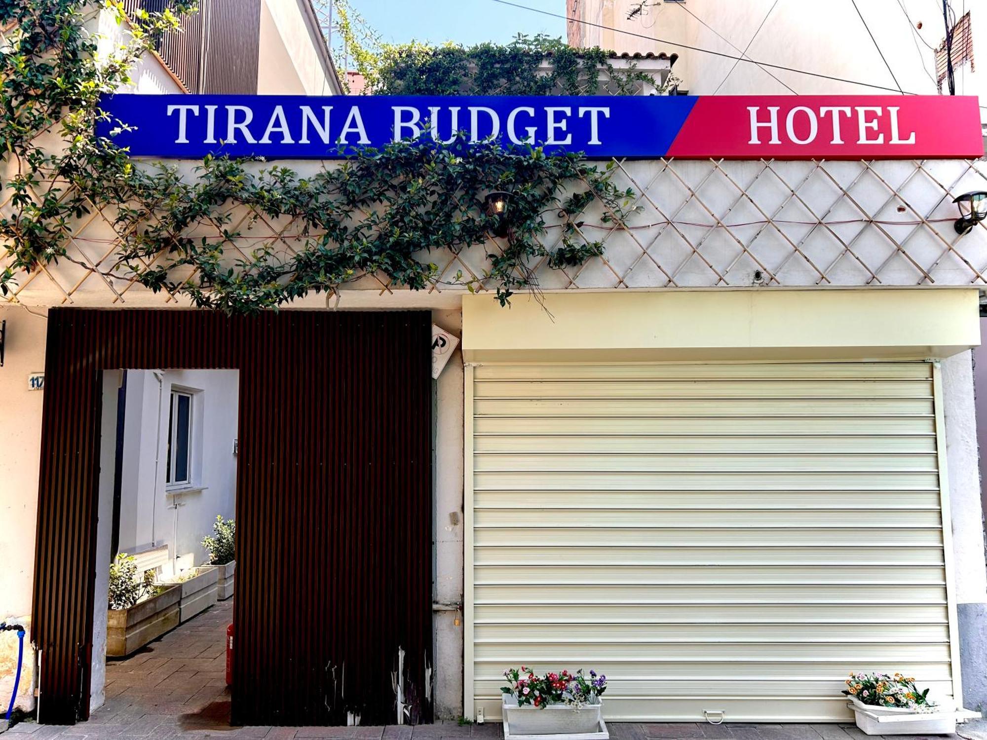 Budget Retreat Tirana & Studios Eksteriør billede